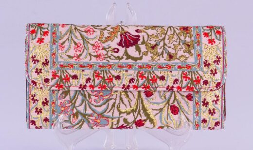 Big floral oriental motive wallet. (1)